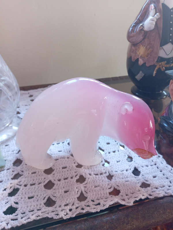 Archimede Seguso Murano glass bear figurine, specifically from the "Alabastro" series,