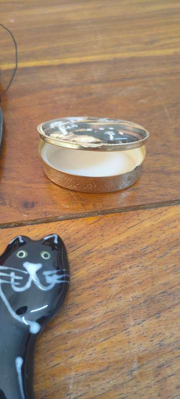 Lot of 5 cat ornaments (includes a vintage pill box)
