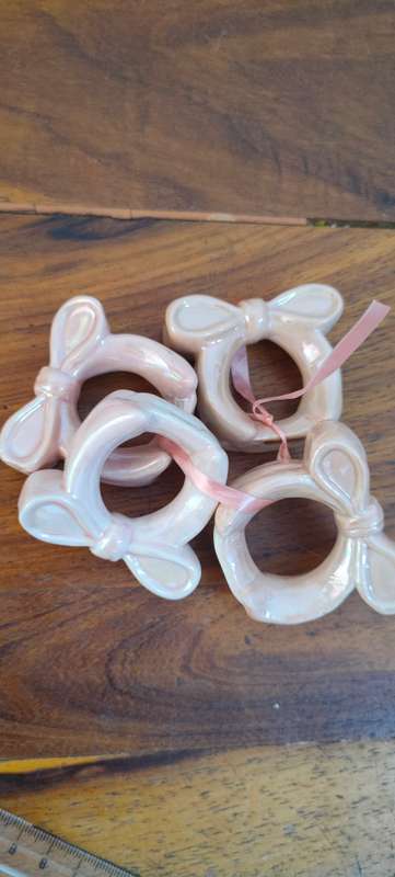4 pink serviette rings/holders