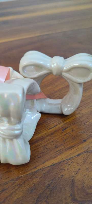 4 white serviette rings/holders