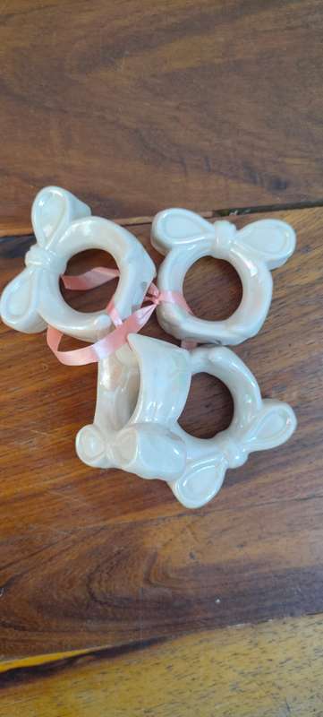 4 white serviette rings/holders