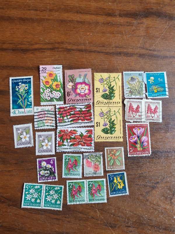 A vintage floral thematic lot of stamps from various countries