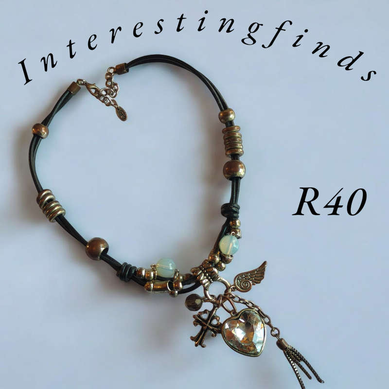 Lovely D&H necklace