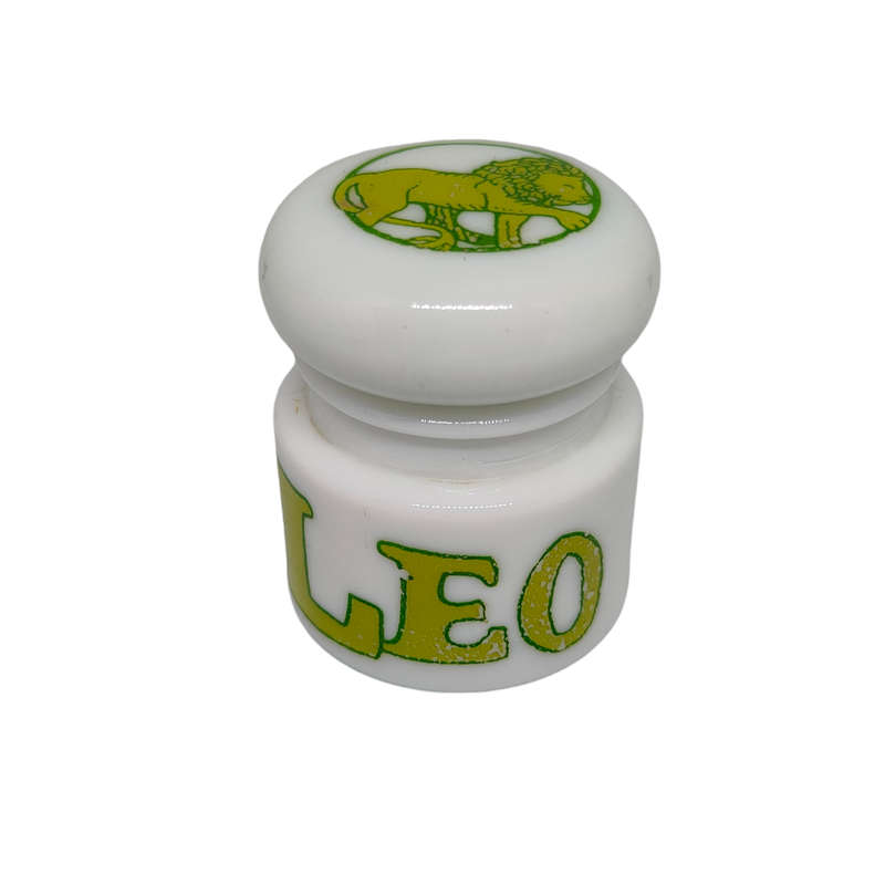 Vintage small milk glass holder - Leo