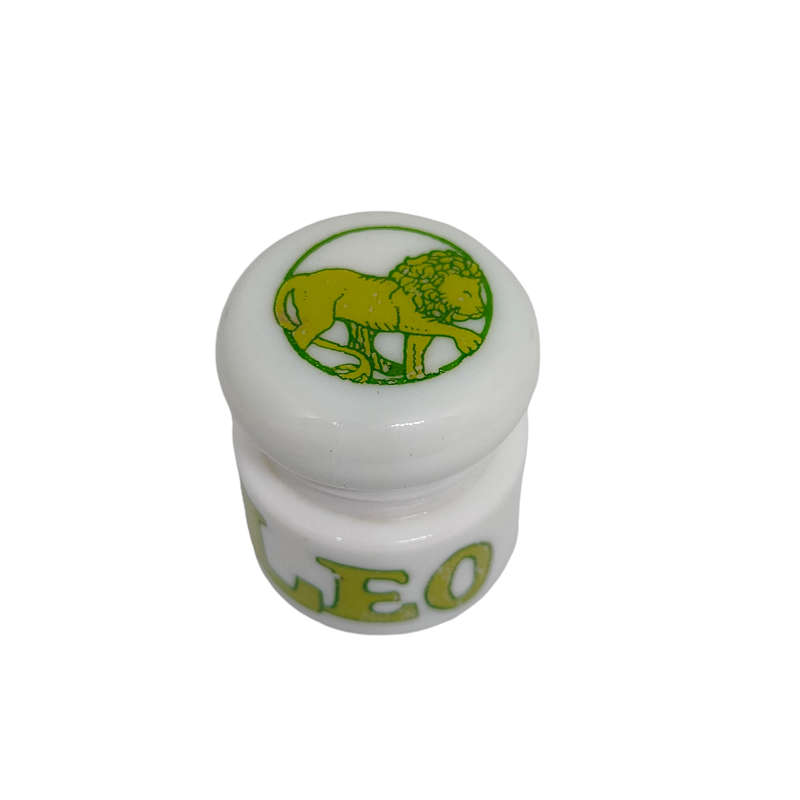 Vintage small milk glass holder - Leo