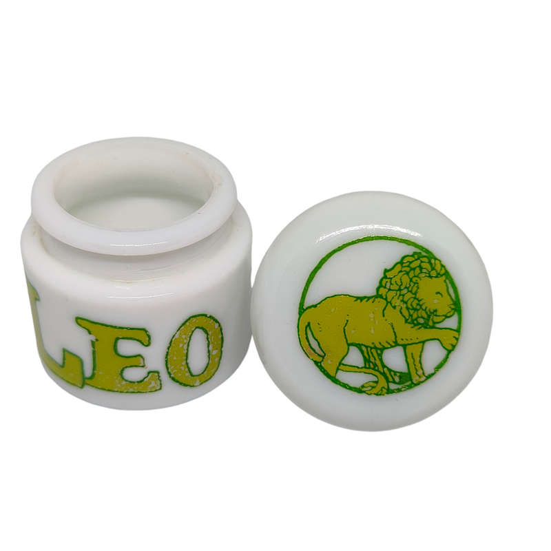 Vintage small milk glass holder - Leo