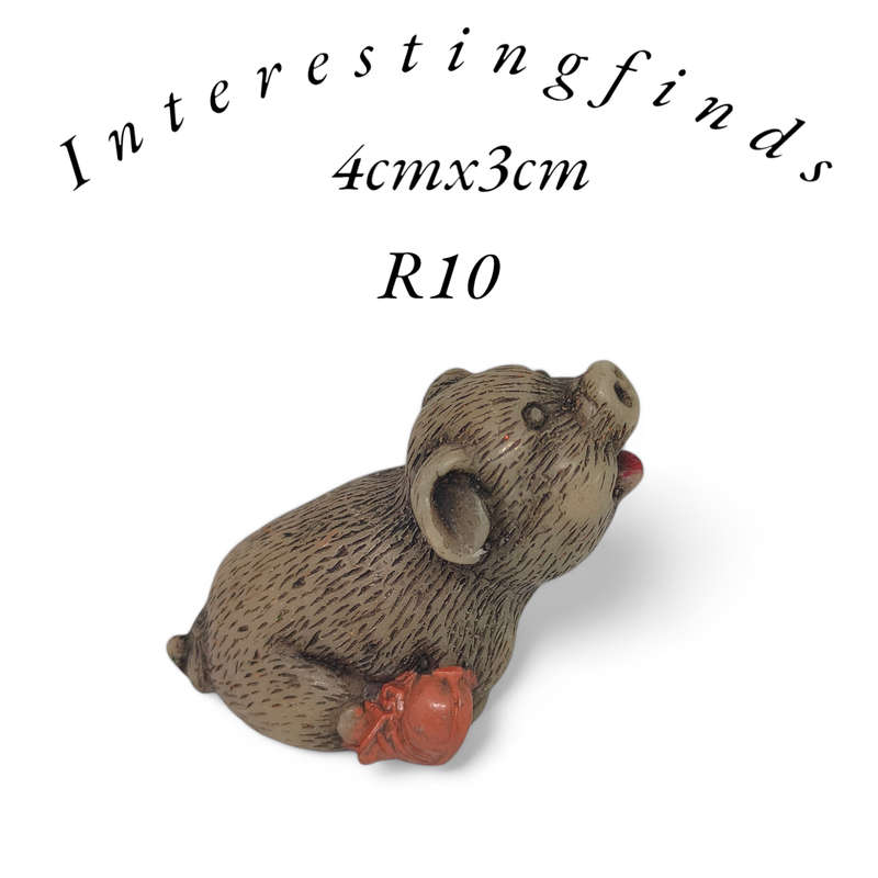 Cute little piggy ornament for printers-tray