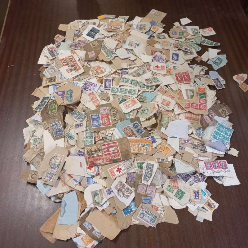 Commonwealth Mix on Paper GB, Rhodesia's and in the minority, South Africa - Kiloware - R1 start