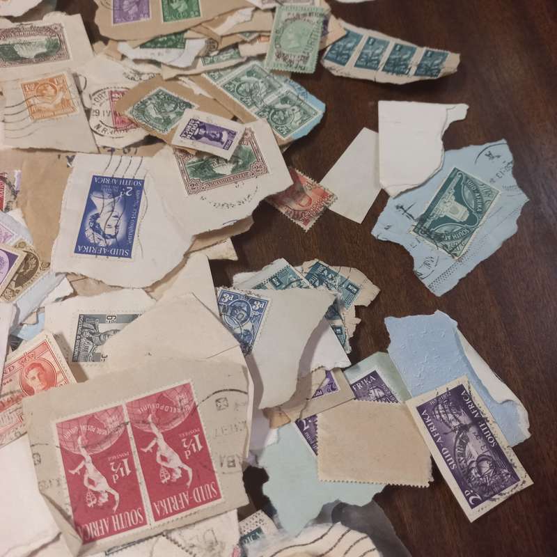 Commonwealth Mix on Paper GB, Rhodesia's and in the minority, South Africa - Kiloware - R1 start