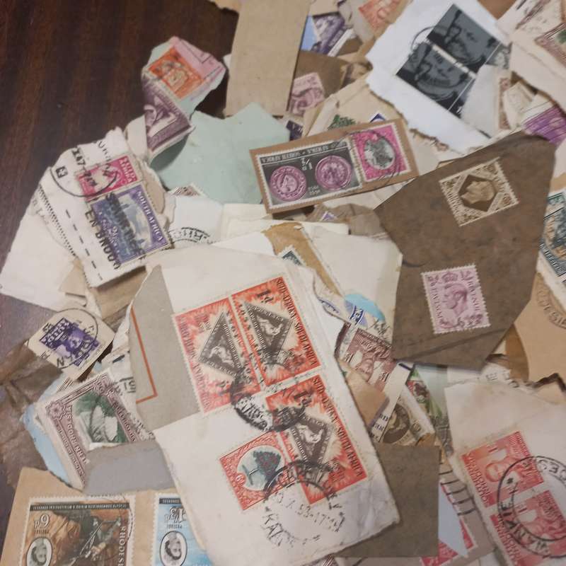 Commonwealth Mix on Paper GB, Rhodesia's and in the minority, South Africa - Kiloware - R1 start