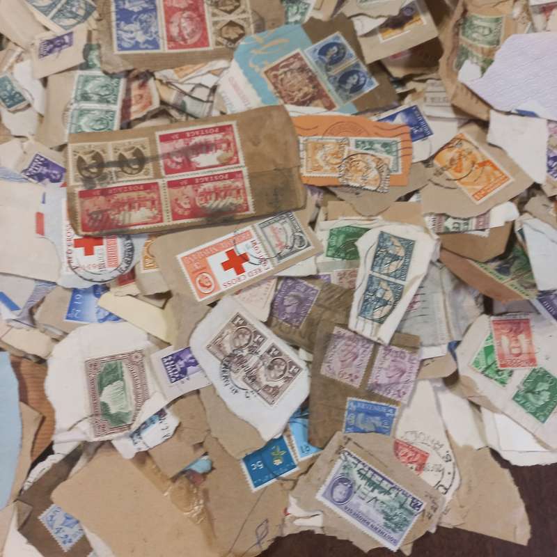 Commonwealth Mix on Paper GB, Rhodesia's and in the minority, South Africa - Kiloware - R1 start