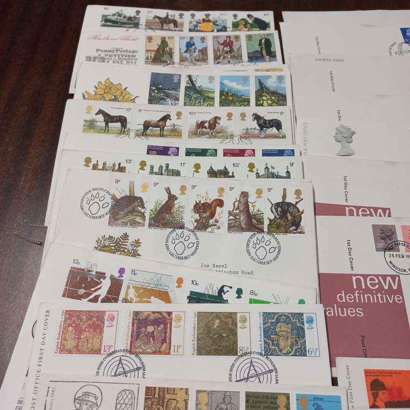 Great Britain First Day Covers - Regional definitive incl and 21 Silver Jubilee covers - R1 Start