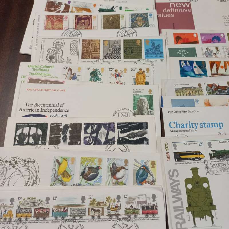 Great Britain First Day Covers - Regional definitive incl and 21 Silver Jubilee covers - R1 Start