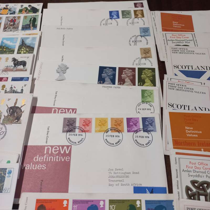 Great Britain First Day Covers - Regional definitive incl and 21 Silver Jubilee covers - R1 Start