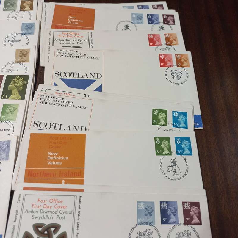 Great Britain First Day Covers - Regional definitive incl and 21 Silver Jubilee covers - R1 Start