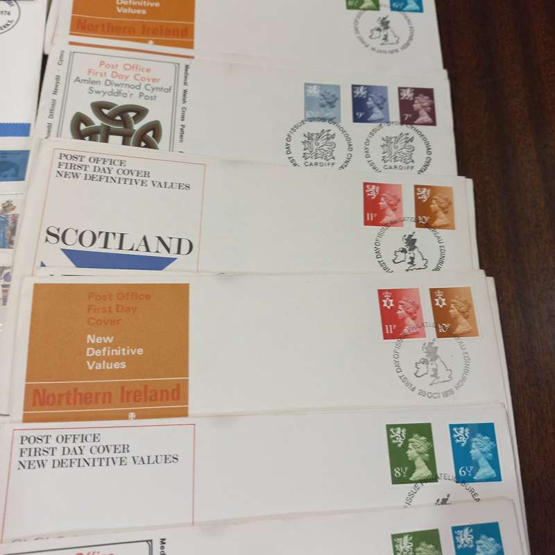 Great Britain First Day Covers - Regional definitive incl and 21 Silver Jubilee covers - R1 Start
