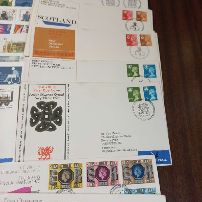 Great Britain First Day Covers - Regional definitive incl and 21 Silver Jubilee covers - R1 Start
