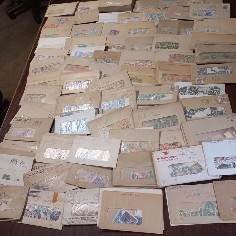World Mixture off Paper sorted in Envelopes - R1 Start