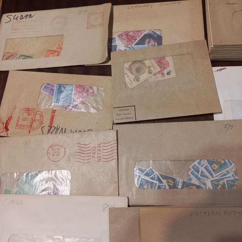 World Mixture off Paper sorted in Envelopes - R1 Start