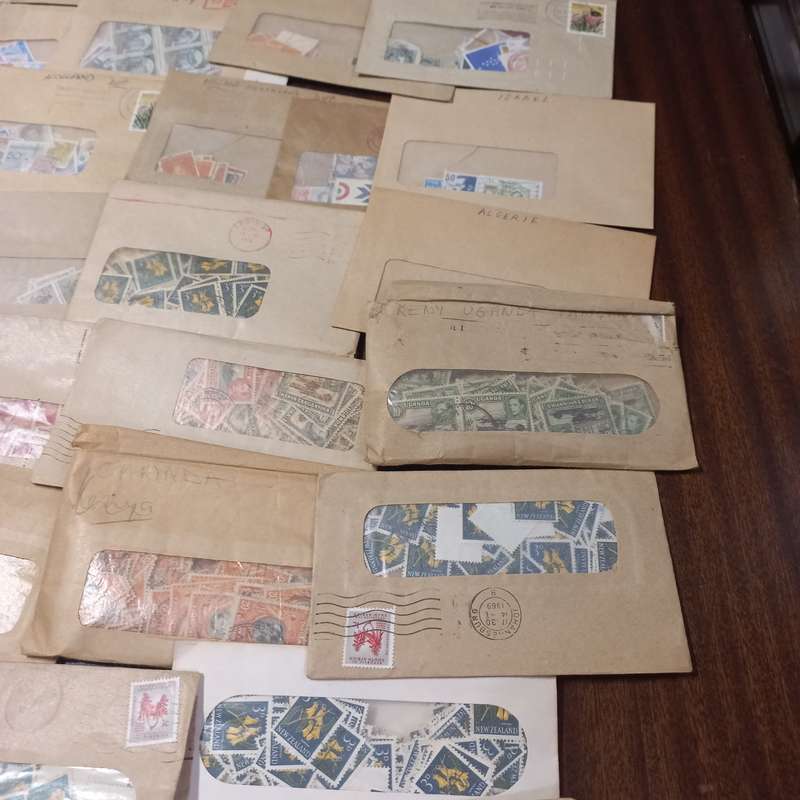 World Mixture off Paper sorted in Envelopes - R1 Start