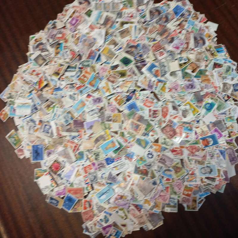Australia off paper - Huge lot of 1000's stamps - R1 start