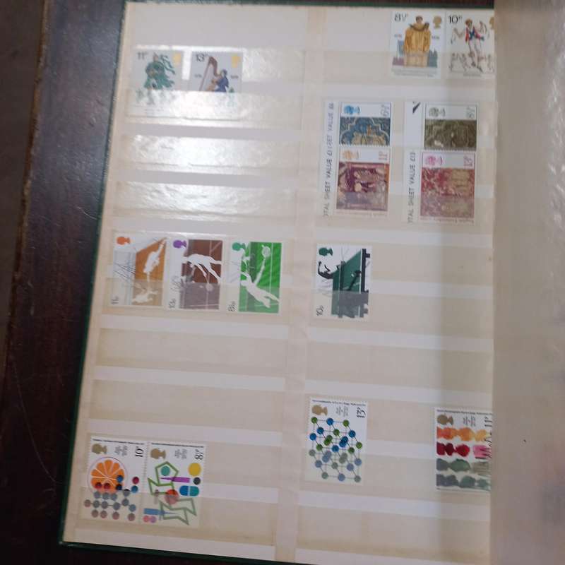 Great Britain in Stock Book Mint and Used - R1 start