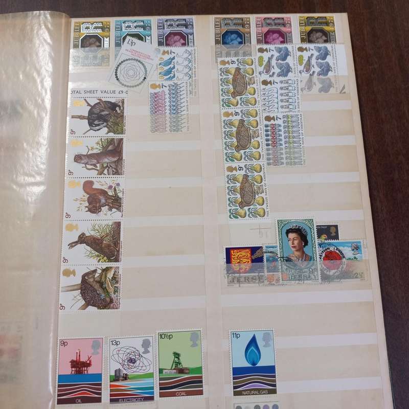 Great Britain in Stock Book Mint and Used - R1 start