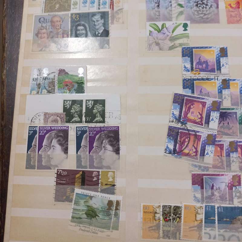 Great Britain in Stock Book Mint and Used - R1 start