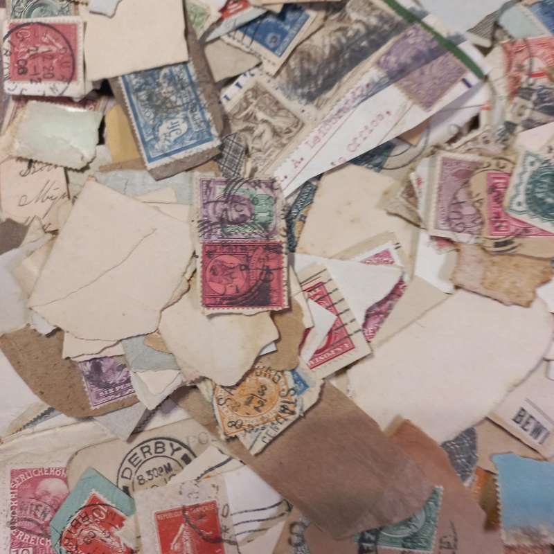 World Mix including Commonwealth Mixture on Paper - 1913 King George V Union noted - R1 Start