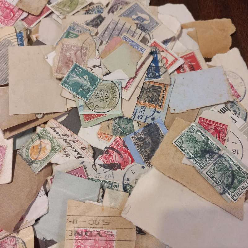 World Mix including Commonwealth Mixture on Paper - 1913 King George V Union noted - R1 Start