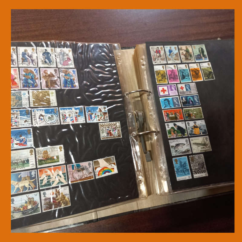 World Used Collection  60 Double-Sided Pages in Lever Arch File (2.7kg)