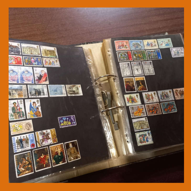 World Used Collection  60 Double-Sided Pages in Lever Arch File (2.7kg)