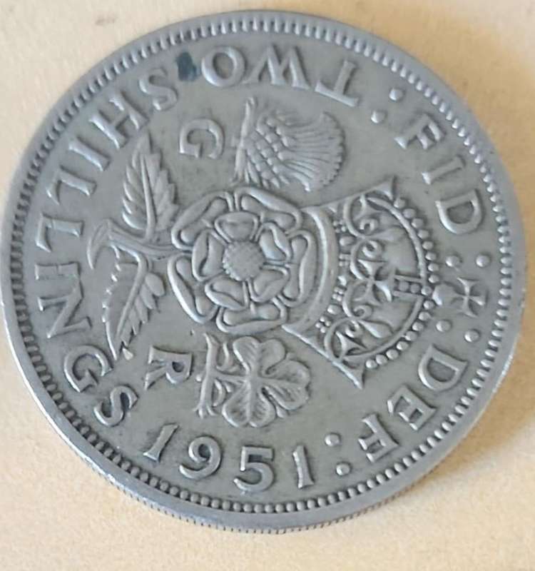 Great Britain collection of different dates ~ 1/2p, 6 P, shilling, 2 shilling, 10 P, 20 P & 50 Pence