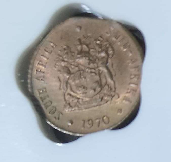 1970 1/2 cent Error MS62 ~ with clipped planchet