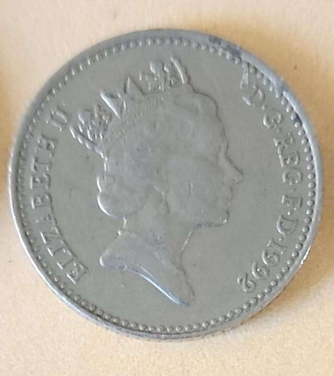 Great Britain collection of different dates ~ 1/2p, 6 P, shilling, 2 shilling, 10 P, 20 P & 50 Pence