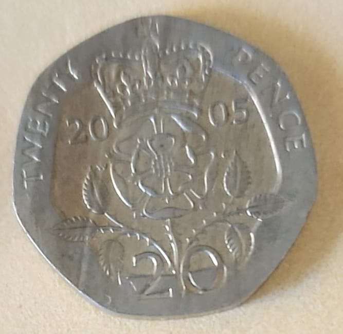Great Britain collection of different dates ~ 1/2p, 6 P, shilling, 2 shilling, 10 P, 20 P & 50 Pence