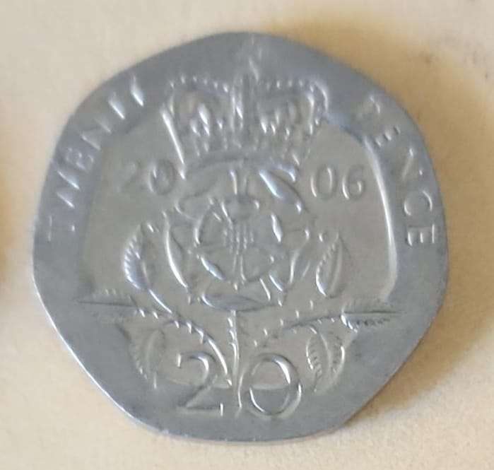 Great Britain collection of different dates ~ 1/2p, 6 P, shilling, 2 shilling, 10 P, 20 P & 50 Pence