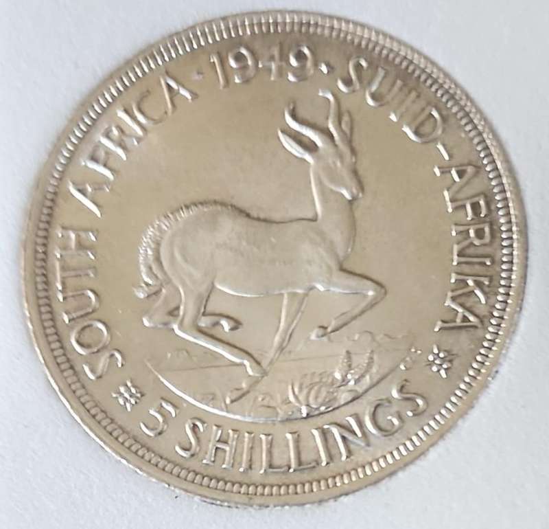 1947, 1948, 1949 & 1950 Crowns (five Shillings) au condition ~ each in protective holder