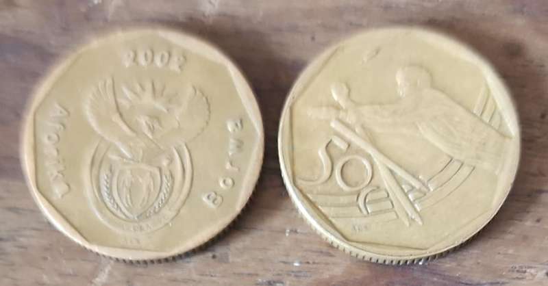 2002 RSA 50c Cricket - Borwa & Arorika "a"s filled ( BID PER COIN)