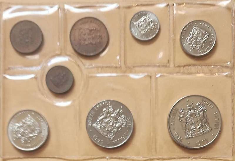 1977 Mint Set ~ with nickel R1