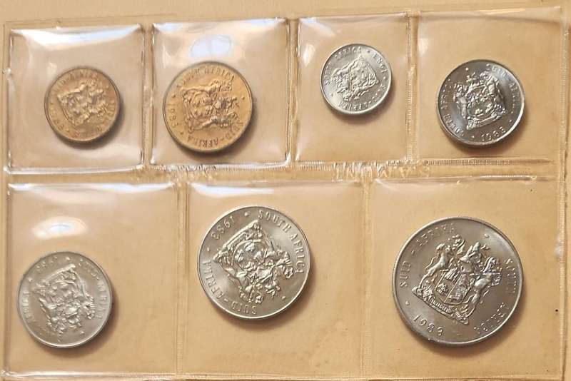 1983 Mint Set ~ with nickel R1