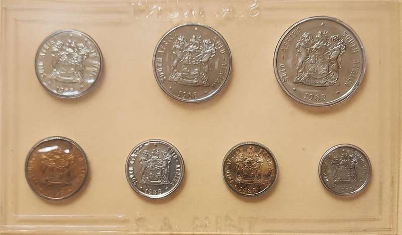 1988 Mint Set ~ with nickel R1