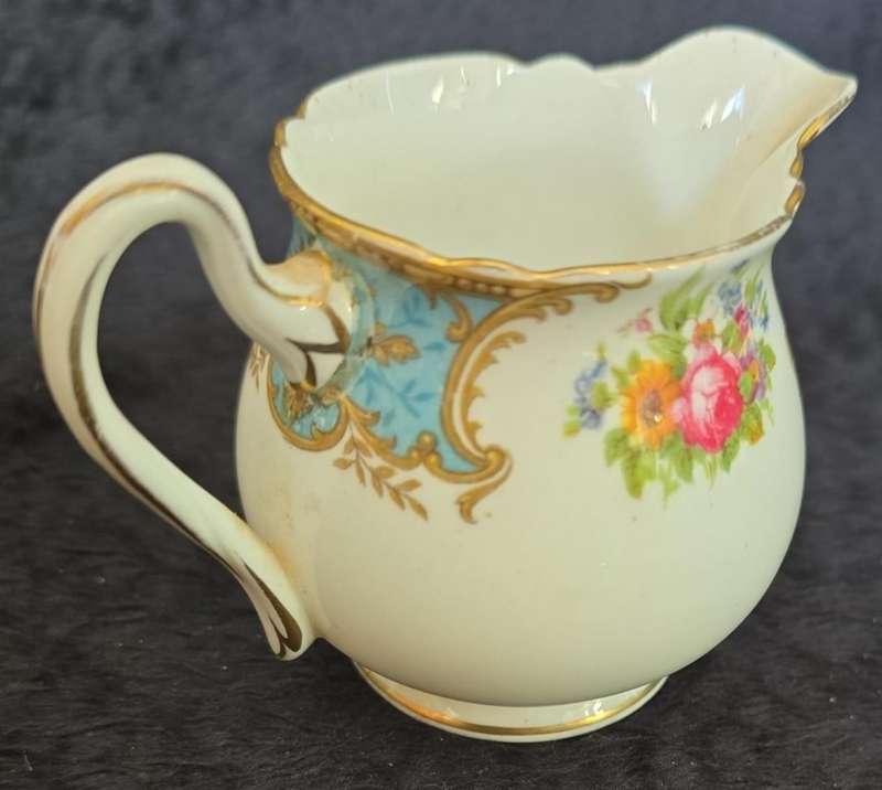 Vintage Creamer ~ Shelley Duchess ~Nice