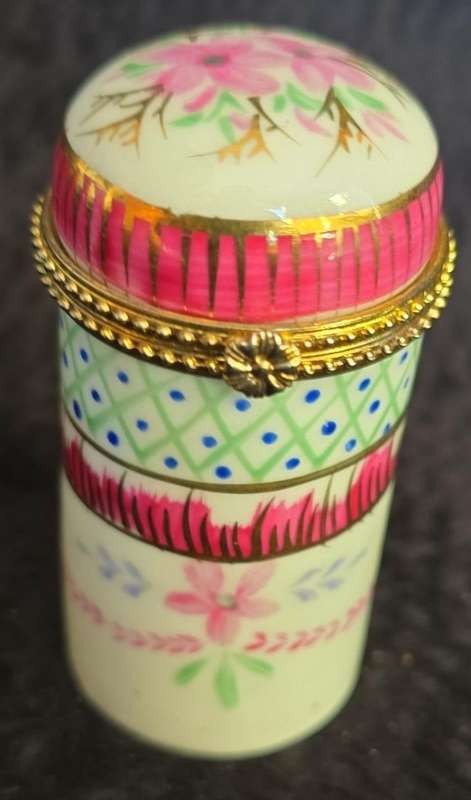 Vintage - 4 Trinket Boxes - Bidding to take All!