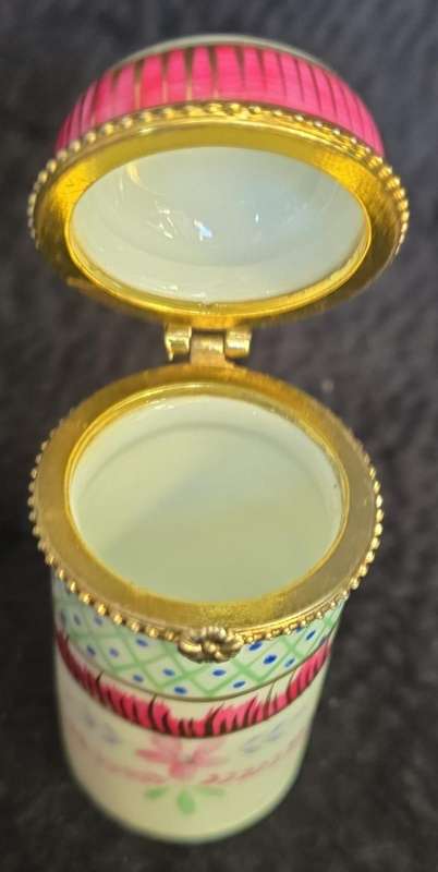 Vintage - 4 Trinket Boxes - Bidding to take All!