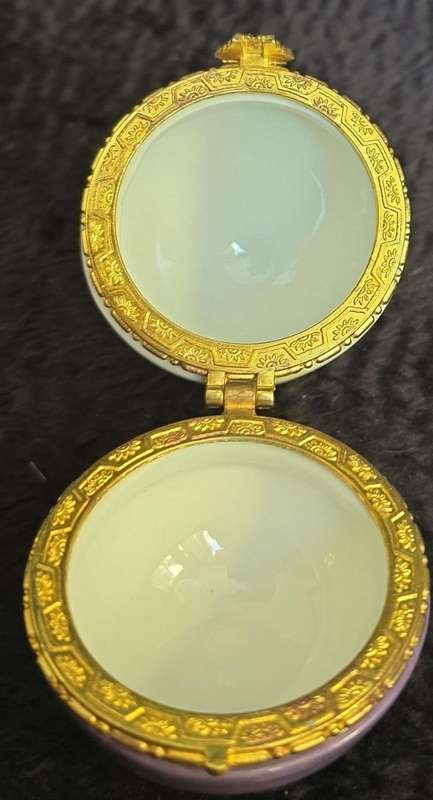 Vintage - 4 Trinket Boxes - Bidding to take All!