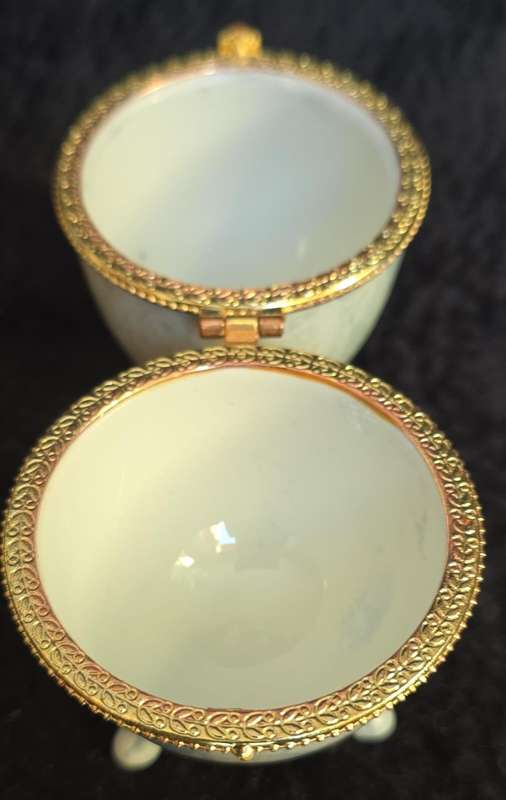Vintage - 4 Trinket Boxes - Bidding to take All!