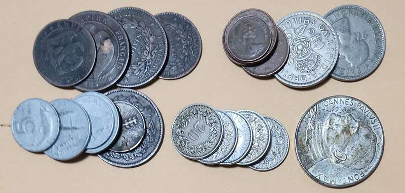 World Treasure Coins ~ 100 high value coins ~ as a lot one bid for all