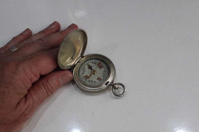 WW2 pocket compass great condition......