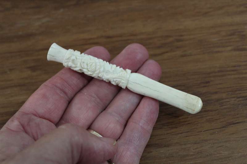 Bone/Ivory Cigarette Holder